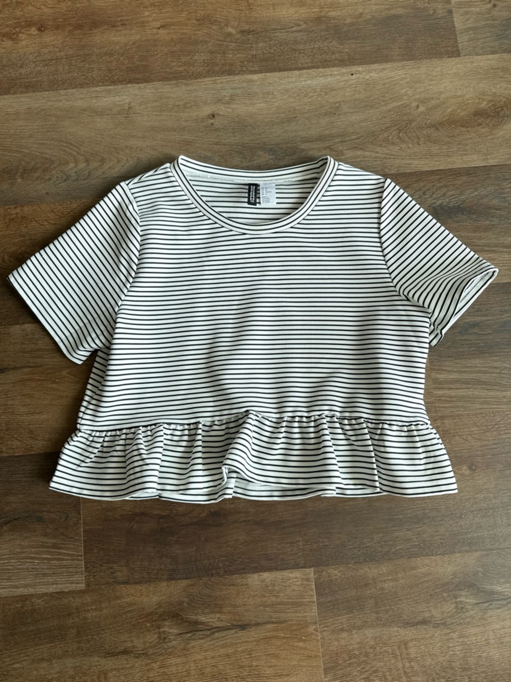 H&M White and Black Striped Ruffle Hem Crop Top